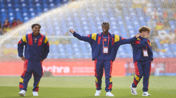 دي لافوينتي يكشف موقف لامين جمال من مباراة إسبانيا الأولى في كأس العالم