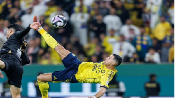 مقصية رونالدو تفوز بهدف الموسم في الدوري السعودي مقصية رونالدو تفوز بهدف الموسم في الدوري السعودي