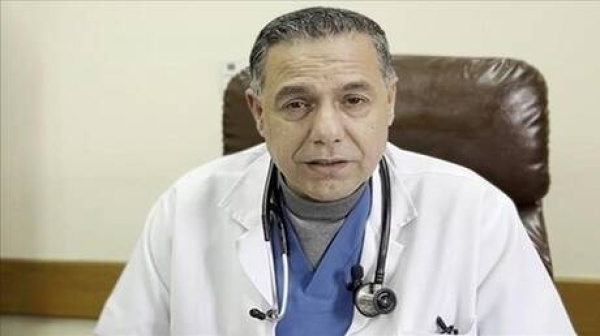 نشر صورة للدكتور حسام أبو صفية خلال محاكمته في القدس تظهر عليه آثار الإرهاق والتعذيب نشر صورة للدكتور حسام أبو صفية خلال محاكمته في القدس تظهر عليه آثار الإرهاق والتعذيب