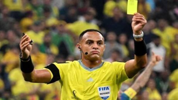 إسماعيل الفتح حكم الاعتذارات يواصل لفت الأنظار في كأس العالم إسماعيل الفتح حكم الاعتذارات يواصل لفت الأنظار في كأس العالم