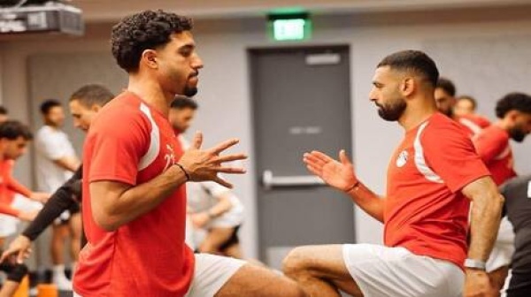 فيديو من داخل غرفة ملابس منتخب مصر يظهر عادة تمارس قبل كل مباراة فيديو من داخل غرفة ملابس منتخب مصر يظهر عادة تمارس قبل كل مباراة