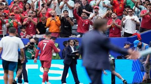 مدرب البرتغال يبرر قراره بشأن كريستيانو رونالدو مدرب البرتغال يبرر قراره بشأن كريستيانو رونالدو