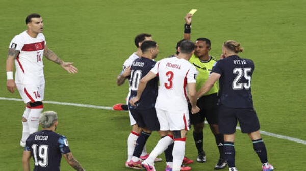 جدل في مونديال 2026 هل سرق لاعب باراغواي ساعة الحكم جدل في مونديال 2026 هل سرق لاعب باراغواي ساعة الحكم