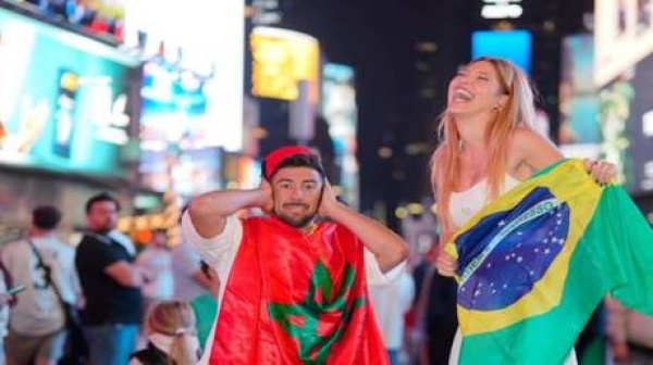 أخيرا ظهر محمد الحقيقي لقاء إلكتروني ينهي قصة إعجاب مثيرة بين مؤثرة برازيلية ومشجع مغربي