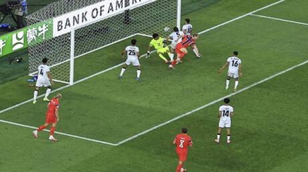 7 لاعبين في مرمى النيران الصديقة الأخطاء القاتلة تفضح المدافعين في مونديال 2026 7 لاعبين في مرمى النيران الصديقة الأخطاء القاتلة تفضح المدافعين في مونديال 2026