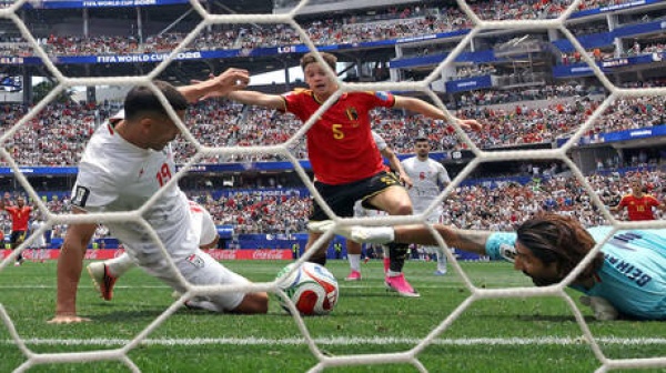 بخط اليد لوس أنجلوس تتلقى رسالة غير متوقعة من منتخب إيران صورة بخط اليد لوس أنجلوس تتلقى رسالة غير متوقعة من منتخب إيران صورة