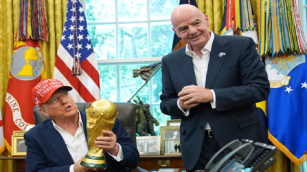 إنفانتينو ترامب سيسلم كأس العالم لبطل مونديال 2026