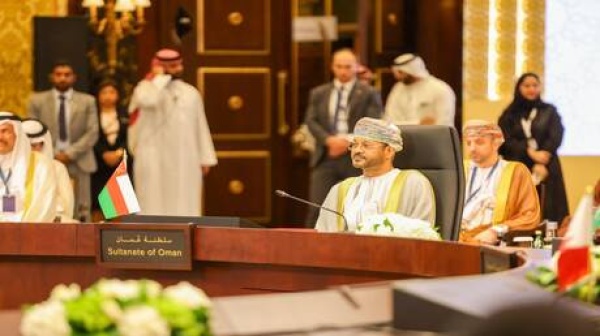 ع مان الترتيبات المتعلقة بمضيق هرمز لا تنطوي على فرض الرسوم