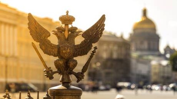 النسر ذو الرأسين رمز السيادة الروسية الممتد من بيزنطة إلى العصر الحديث