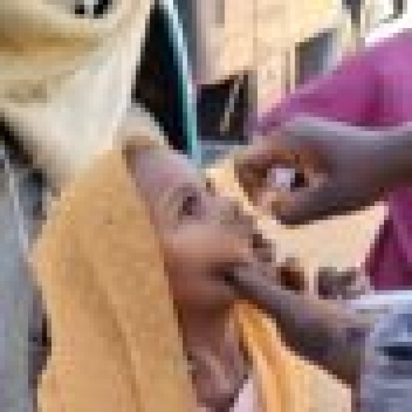 السودان يعلن تطعيم أكثر من 5 ملايين طفل ضد الشلل السودان يعلن تطعيم أكثر من 5 ملايين طفل ضد الشلل