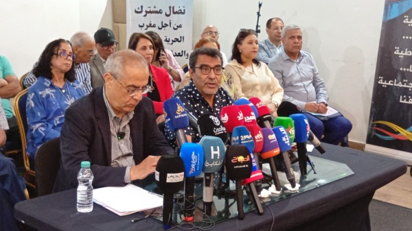 تحالف اليسار يدين التشطيب التعسفي والمريب الذي طال مرشحيه للانتخابات تحالف اليسار يدين التشطيب التعسفي والمريب الذي طال مرشحيه للانتخابات