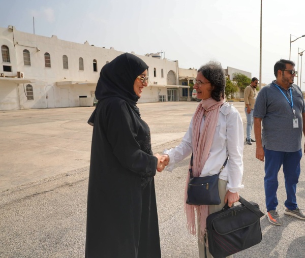 سفيرة فرنسا تصل حضرموت لبحث التعاون ودعم البرامج التنموية
