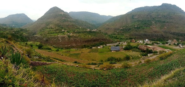 الأرصاد اليمني يتوقع أمطارا رعدية غزيرة على 11 محافظة ويحذر من السيول والعواصف الأرصاد اليمني يتوقع أمطارا رعدية غزيرة على 11 محافظة ويحذر من السيول والعواصف