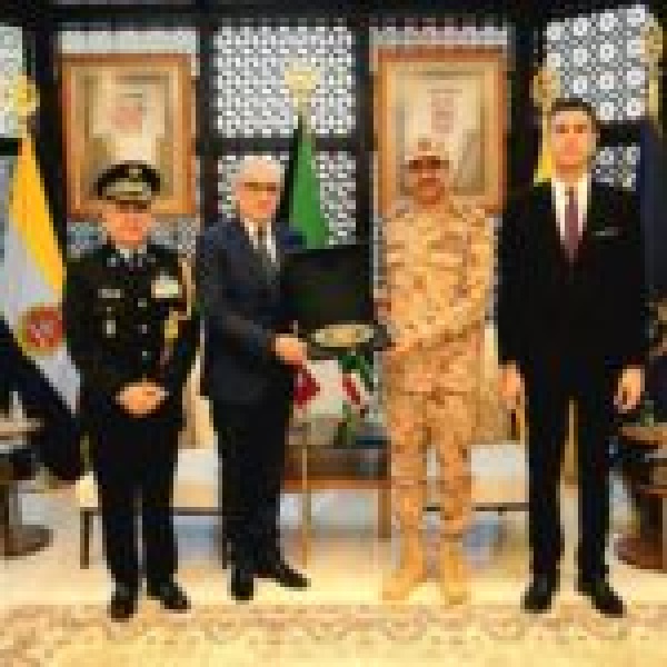 ماذا في لقاء البعثة التونسية برئيس الاركان العامة للجيش الكويتي