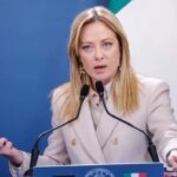 فضيحة تلاحق ميلوني وتحرك للمساءلة البرلمانية فضيحة تلاحق ميلوني وتحرك للمساءلة البرلمانية
