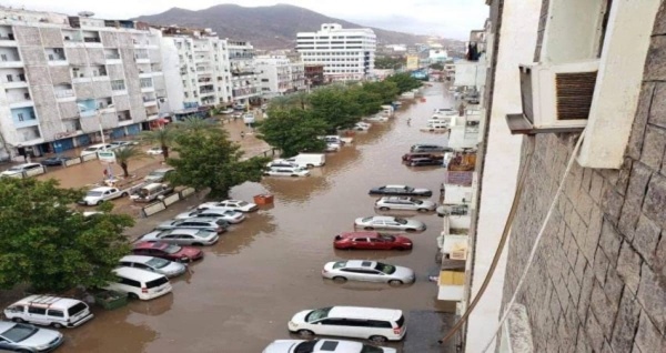 الأرصاد يحذر سكان عدن من أمطار رعدية وسيول خلال الساعات الـ48 المقبلة الأرصاد يحذر سكان عدن من أمطار رعدية وسيول خلال الساعات الـ48 المقبلة