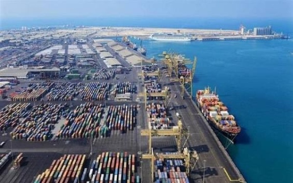 إيران تهدد باستهداف ناقلات النفط في موانئ الكويت والبحرين وتدعو طواقمها للمغادرة