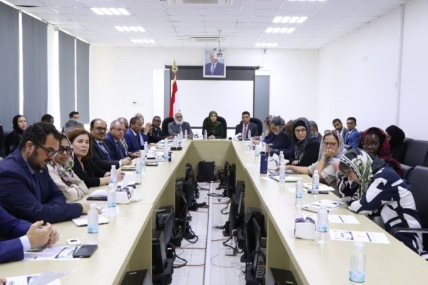 الحكومة تبحث مع الأمم المتحدة تداعيات موجة النزوح الأخيرة واحتياجات 12 ألف أسرة الحكومة تبحث مع الأمم المتحدة تداعيات موجة النزوح الأخيرة واحتياجات 12 ألف أسرة