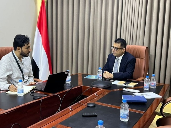 الحكومة تتجه لإنشاء لجنة وطنية للهجرة غير النظامية وتبحث استجابة النزوح