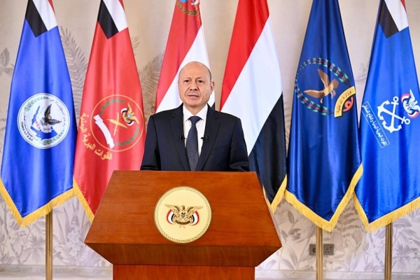 العليمي يعلن بدء العمليات العسكرية لاستعادة مؤسسات الدولة وبسط سلطتها على كامل اليمن العليمي يعلن بدء العمليات العسكرية لاستعادة مؤسسات الدولة وبسط سلطتها على كامل اليمن