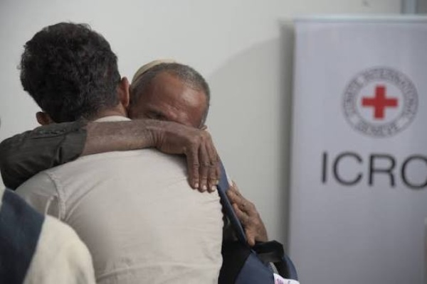 الصليب الأحمر أكثر من 1800 طلب للبحث عن مفقودين في اليمن منذ يوليو الصليب الأحمر أكثر من 1800 طلب للبحث عن مفقودين في اليمن منذ يوليو