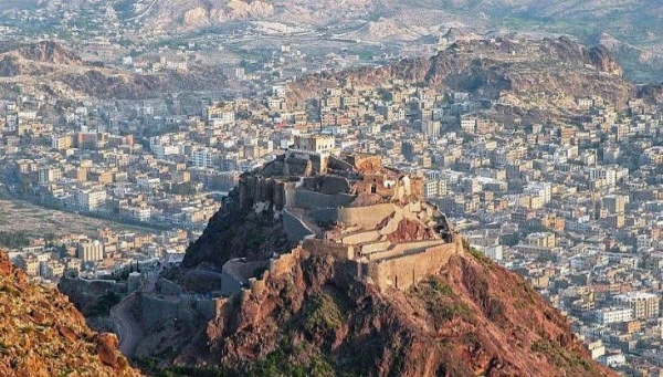 السلطة المحلية بتعز الحوثيون يمنعون دخول صهاريج مياه الشرب ونحذر من تفاقم الأزمة السلطة المحلية بتعز الحوثيون يمنعون دخول صهاريج مياه الشرب ونحذر من تفاقم الأزمة