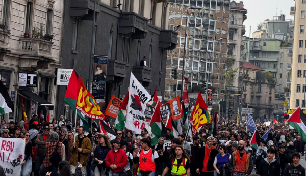 إضراب عام في إيطاليا مئات الآلاف في الشوارع بقلم مجدي الكرباعي إضراب عام في إيطاليا مئات الآلاف في الشوارع بقلم مجدي الكرباعي