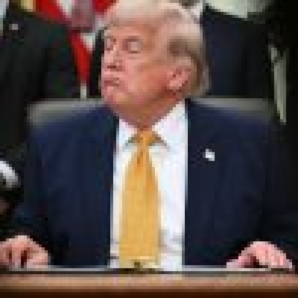 الرئيس الأمريكي يعلن قبول إيران بمستوى عال من التفتيش النووي وفتح مضيق هرمز الرئيس الأمريكي يعلن قبول إيران بمستوى عال من التفتيش النووي وفتح مضيق هرمز