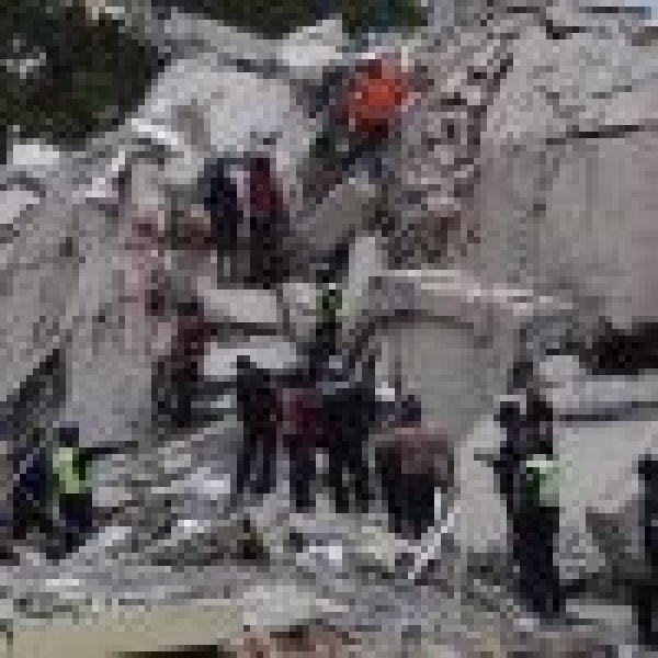 زلزالان بقوت ي 7 5 و7 2 درجة و30 هزة ارتدادية تضرب فنزويلا وتقتل وتصيب 1735 شخص ا على الأقل