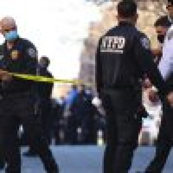 بائع مسلم بأحد الأكشاك في ولاية يوتا الأمريكية يتعرض لـ15 طعنة بجميع أنحاء جسده والجاني حاولت قتله بسبب دينه بائع مسلم بأحد الأكشاك في ولاية يوتا الأمريكية يتعرض لـ15 طعنة بجميع أنحاء جسده والجاني حاولت قتله بسبب دينه