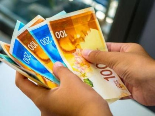 المالية رواتب الموظفين عن شهر أيار اليوم الأحد بنسبة لا تقل عن 50 وبحد أدنى 2000 شيكل المالية رواتب الموظفين عن شهر أيار اليوم الأحد بنسبة لا تقل عن 50 وبحد أدنى 2000 شيكل