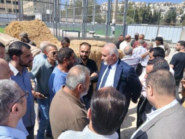 سليمية يبحث احتياجات القطاع الزراعي في عقربا ويوزع مساعدات زراعية طارئة للمزارعين المتضررين ضمن برنامج الاستجابة العاجلة