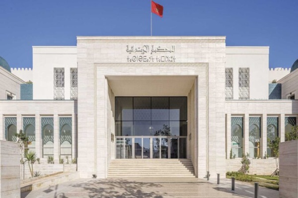 الحبس لخمس سائقي سيارات أجرة بتطوان بعد نقل شبان إلى محيط باب سبتة ونقابتهم تندد بالأحكام الحبس لخمس سائقي سيارات أجرة بتطوان بعد نقل شبان إلى محيط باب سبتة ونقابتهم تندد بالأحكام