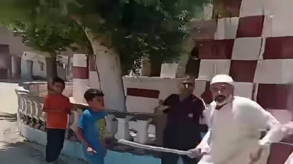 فيديو يرصد واقعة صادمة على باب مسجد في مصر وتحرك عاجل من الأوقاف فيديو فيديو يرصد واقعة صادمة على باب مسجد في مصر وتحرك عاجل من الأوقاف فيديو