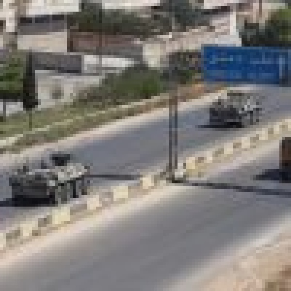 هجوم غادر على دورية للجيش السوري شمال شرق مدينة حلب يودي بحياة جندي ين هجوم غادر على دورية للجيش السوري شمال شرق مدينة حلب يودي بحياة جندي ين