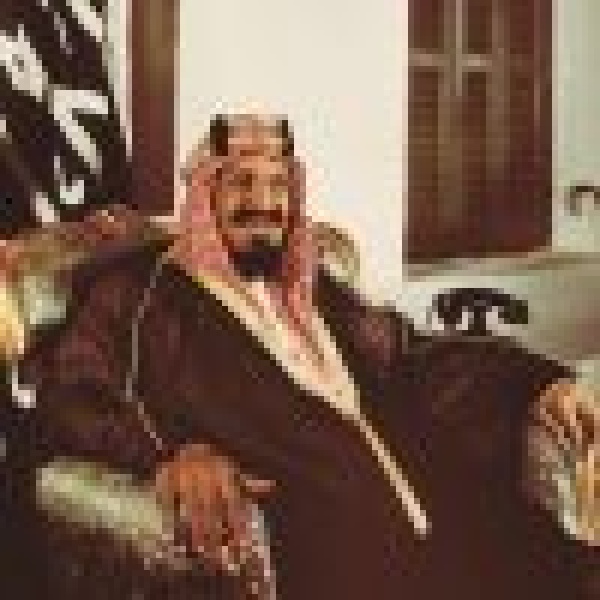 جوانب مضيئة من حياة الملك عبدالعزيز ربط العلم بالعمل وتشجيع الطلاب وتلم س أحوال الناس ومساعدة المحتاجين جوانب مضيئة من حياة الملك عبدالعزيز ربط العلم بالعمل وتشجيع الطلاب وتلم س أحوال الناس ومساعدة المحتاجين