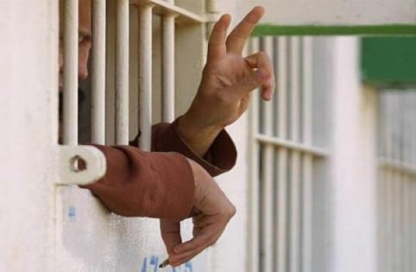 3 أسرى يعانون أوضاعا صحية صعبة في سجون الاحتلال 3 أسرى يعانون أوضاعا صحية صعبة في سجون الاحتلال