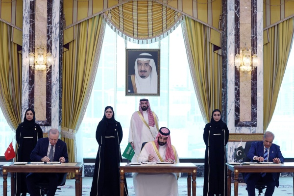 اتفاقية مكة للدفاع المشترك نحو منظومة أمن إقليمي جديدة في الشرق الأوسط اتفاقية مكة للدفاع المشترك نحو منظومة أمن إقليمي جديدة في الشرق الأوسط
