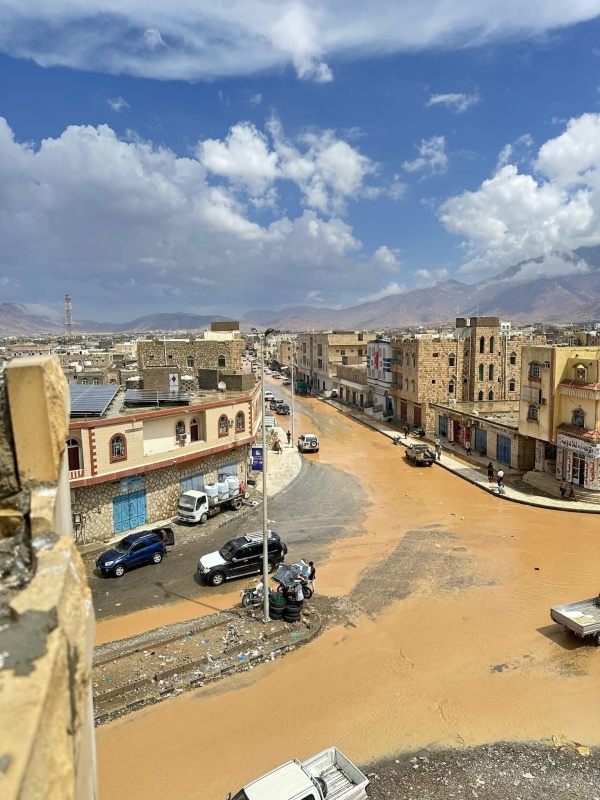الأرصاد اليمني يحذر من أمطار رعدية متفاوتة الشدة في سقطرى وعدد من المحافظات الأرصاد اليمني يحذر من أمطار رعدية متفاوتة الشدة في سقطرى وعدد من المحافظات
