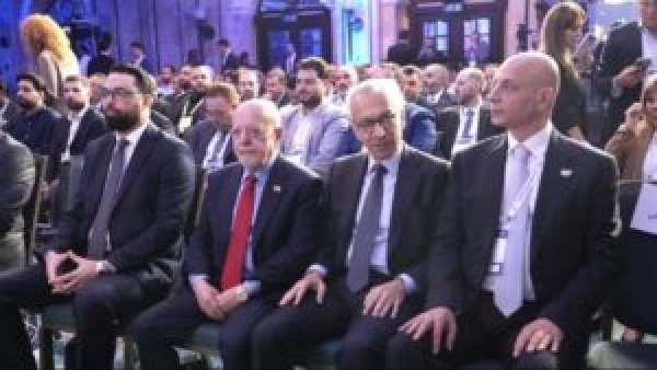 من بيروت أحمد هاشمية يطلق مسارا اقتصاديا جديدا بين لبنان وسوريا من بيروت أحمد هاشمية يطلق مسارا اقتصاديا جديدا بين لبنان وسوريا
