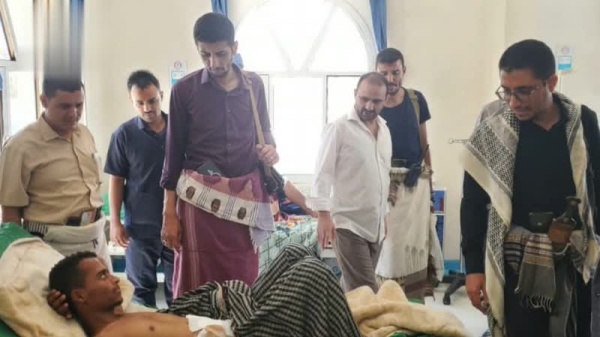 تفقد جرحى مجزرة العدو السعودي في السوق المركزي بتعز تفقد جرحى مجزرة العدو السعودي في السوق المركزي بتعز