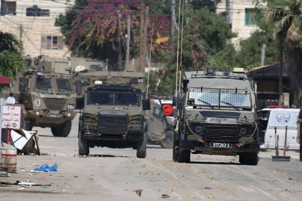 العدو الصهيوني يقتحم مناطق في الضفة الغربية العدو الصهيوني يقتحم مناطق في الضفة الغربية