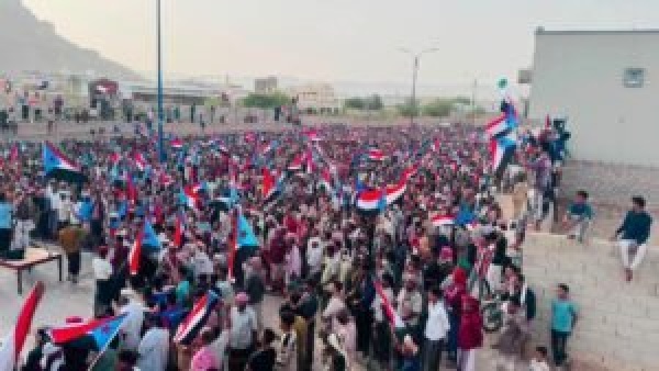 أبناء وادي حضرموت يحتشدون في مليونية التصعيد ضد الوصاية والاحتلال أبناء وادي حضرموت يحتشدون في مليونية التصعيد ضد الوصاية والاحتلال