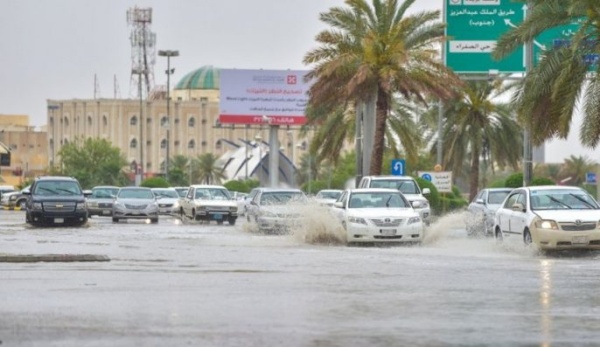السعودية تسجيل حالتي وفاة في إمارة مكة بسبب الأمطار