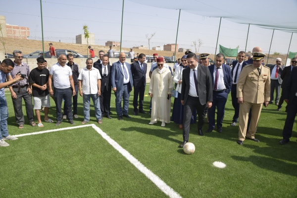 مجلس جهة الشرق يعزز البنية الرياضية بوجدة تدشين 11 ملعب ا للقرب لفائدة الشباب بكلفة 15 5 مليون درهم