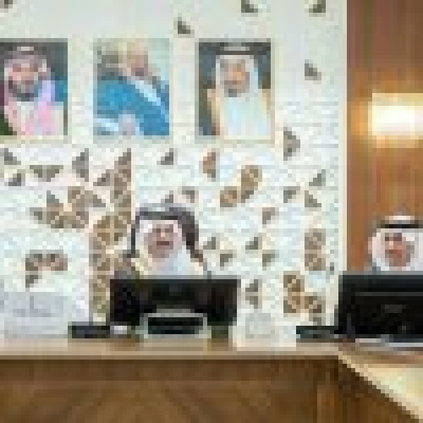 أمير الشرقية ي دش ن 6 مشاريع للطرق بـ406 ملايين ريال ويشهد توقيع اتفاقيات للنقل تتجاوز 3 مليارات ريال بالمنطقة أمير الشرقية ي دش ن 6 مشاريع للطرق بـ406 ملايين ريال ويشهد توقيع اتفاقيات للنقل تتجاوز 3 مليارات ريال بالمنطقة