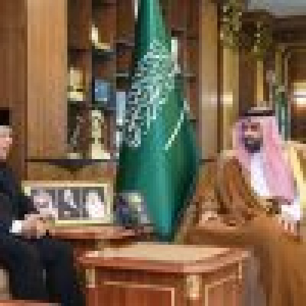 بحثا المواضيع ذات الاهتمام المشترك أمير منطقة جازان يستقبل السفير الإندونيسي لدى المملكة