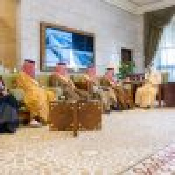 اط لع على برامجها ومبادراتها أمير منطقة الرياض يستقبل رئيس وأعضاء جمعية نقاء لمكافحة التدخين