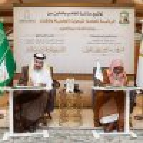 الرئاسة العامة للبحوث العلمية والإفتاء ودارة الملك عبدالعزيز توق عان مذكرة تعاون لتوثيق تاريخ الإفتاء