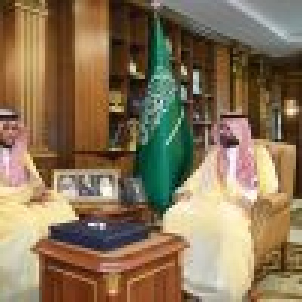 تسل م تقريره السنوي لعام 2025 أمير جازان يستقبل مدير فرع بنك التنمية بالمنطقة وعدد ا من منسوبيه تسل م تقريره السنوي لعام 2025 أمير جازان يستقبل مدير فرع بنك التنمية بالمنطقة وعدد ا من منسوبيه